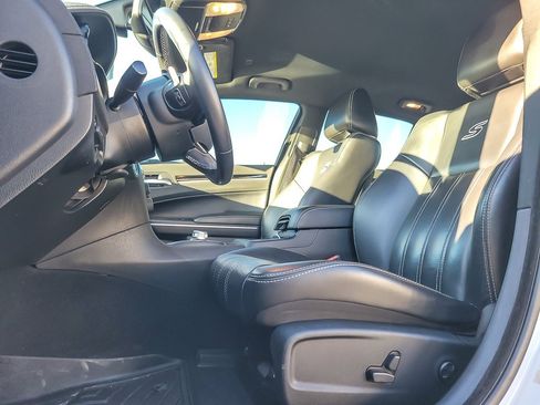 Used 2019 Chrysler 300 S image 7