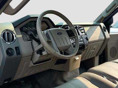 Used 2010 Ford F250 Lariat AWD/4WD image 4