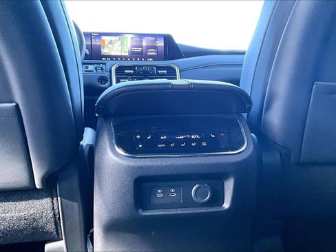 Used 2025 Nissan Armada Platinum Reserve image 31