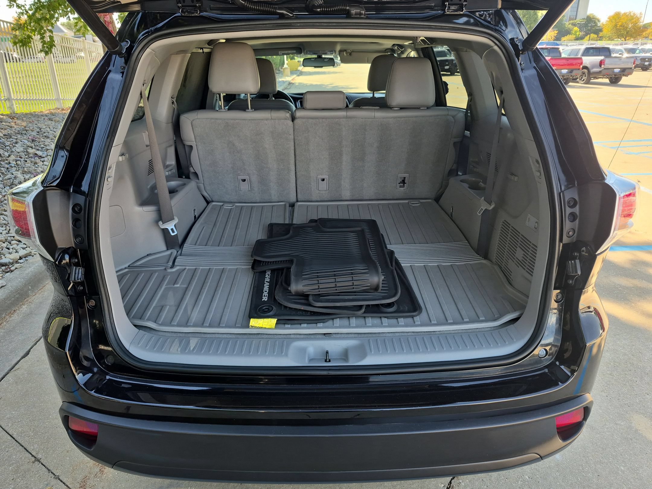 Used 2016 Toyota Highlander XLE AWD/4WD image 27