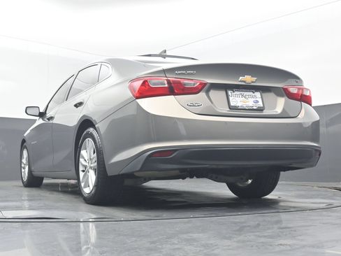 Used 2018 Chevrolet Malibu LT w/ Driver Confidence Package FWD image 25
