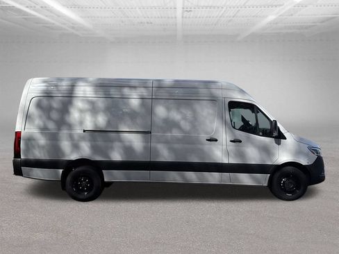 Used 2024 Mercedes-Benz Sprinter 3500 image 6