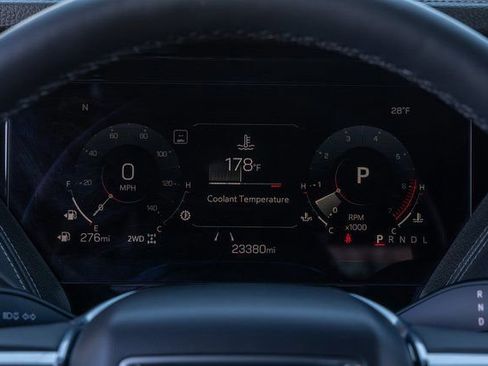 Used 2025 GMC Yukon XL Denali image 17