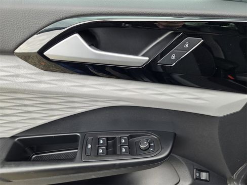 Used 2023 Volkswagen Taos S image 18