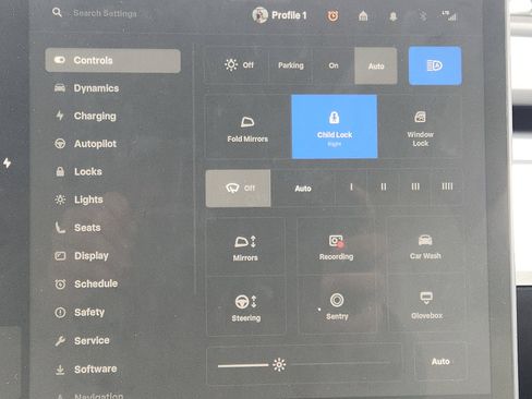 Used 2021 Tesla Model Y Long Range image 17