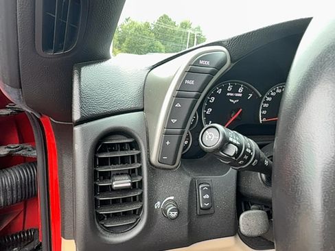 Used 2005 Chevrolet Corvette Convertible w/ Preferred Equipment Group RWD image 15