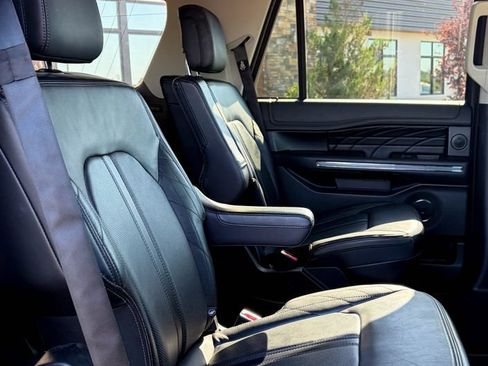 Used 2019 Ford Expedition Platinum AWD/4WD image 24