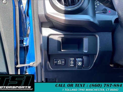 Used 2017 Toyota Tacoma TRD Sport w/ Tow Package (A/T) AWD/4WD image 32