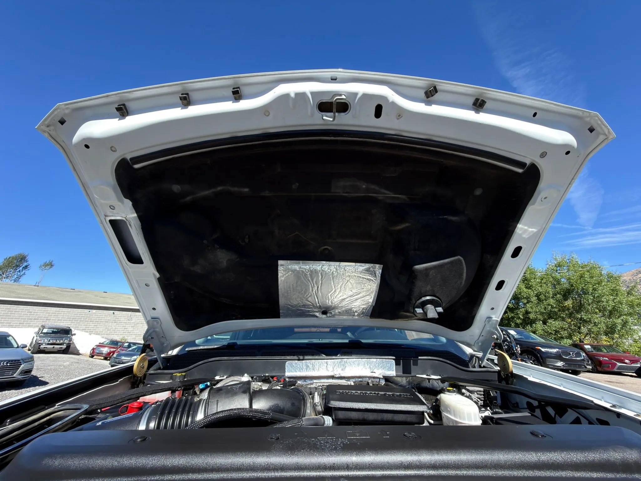 Used 2019 Chevrolet Silverado 2500 LT AWD/4WD image 3