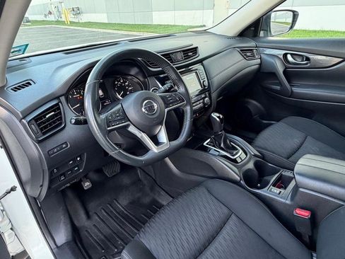 Used 2018 Nissan Rogue SV image 26