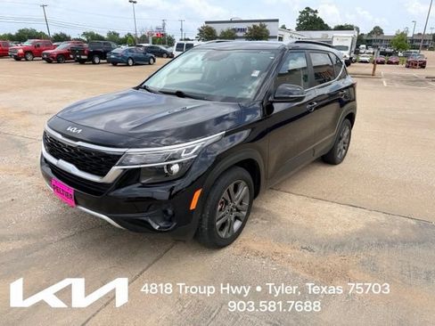 Used 2023 Kia Seltos S w/ Navigation Package FWD image 3