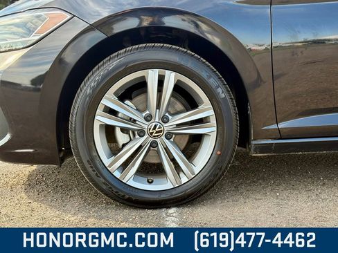 Used 2024 Volkswagen Jetta SE image 10