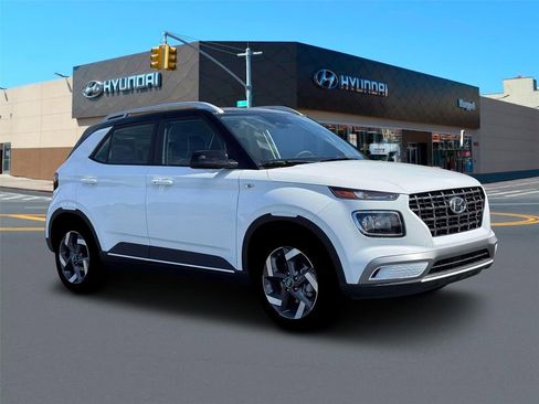 New 2026 Hyundai Venue SEL FWD image 10