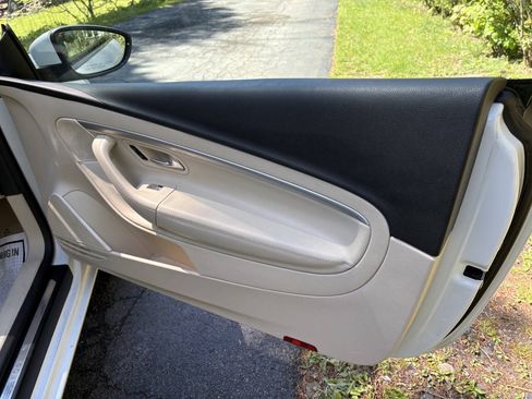Used 2012 Volkswagen Eos Komfort FWD image 12