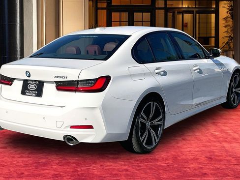 Used 2023 BMW 330i Sedan w/ Convenience Package RWD image 12