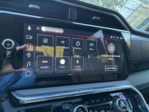 Used 2025 GMC Sierra 3500 Denali w/ Denali Reserve Package image 32