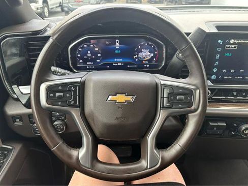 Used 2025 Chevrolet Silverado 2500 LT w/ Convenience Package AWD/4WD image 18