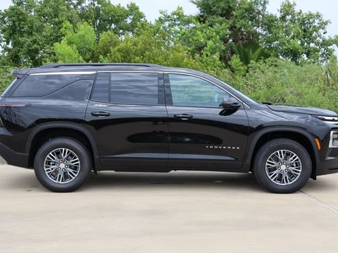 New 2026 Chevrolet Traverse LT w/ Driver Confidence Package FWD image 4