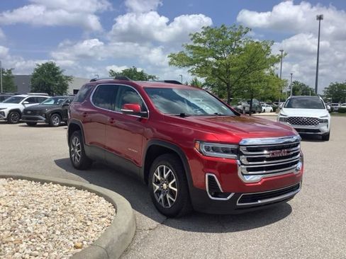 Used 2023 GMC Acadia SLT w/ Preferred Package AWD/4WD image 3