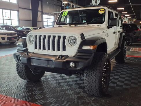 Used 2018 Jeep Wrangler Unlimited Sport S AWD/4WD image 3