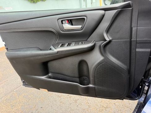 Used 2016 Toyota Camry XLE w/ Moonroof Package FWD image 22