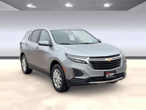 Used 2023 Chevrolet Equinox LT w/ Driver Convenience Package image 7