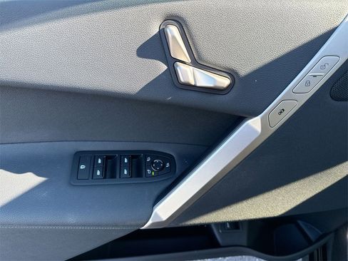 Used 2023 BMW iX xDrive50 w/ Sport Package image 15