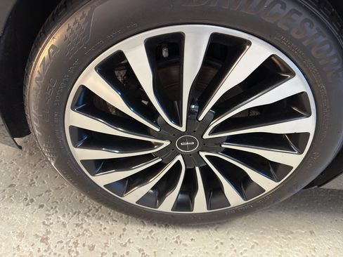 Used 2018 Lincoln Continental Black Label AWD/4WD image 35