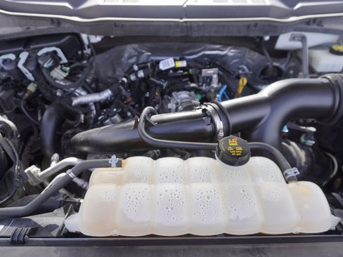 Certified 2022 Ford F150 XLT w/ Equipment Group 302A High image 26