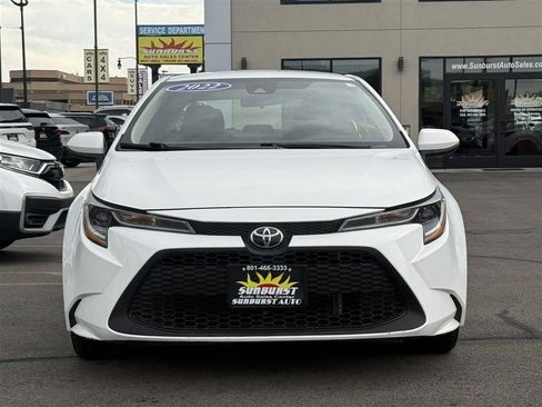 Used 2022 Toyota Corolla LE FWD image 2