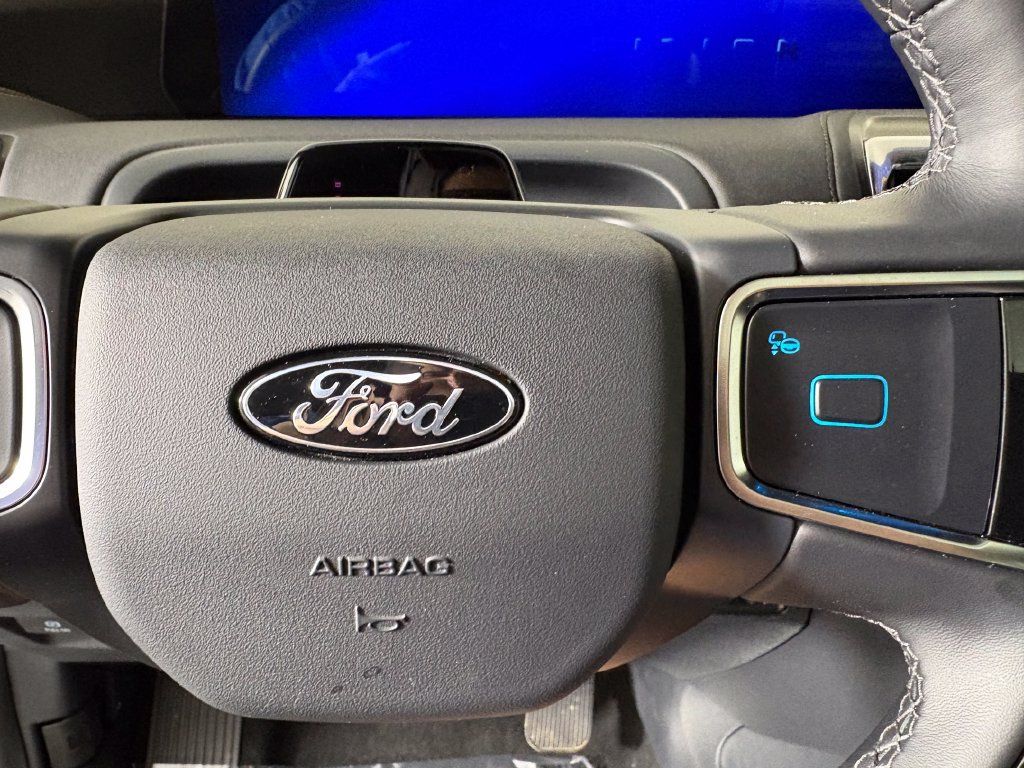 Used 2025 Ford Expedition Tremor AWD/4WD image 23