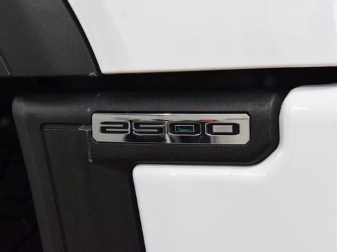 Used 2024 GMC Sierra 2500 AT4 w/ AT4 Preferred Package image 18