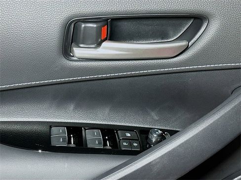 New 2025 Toyota Corolla SE image 12