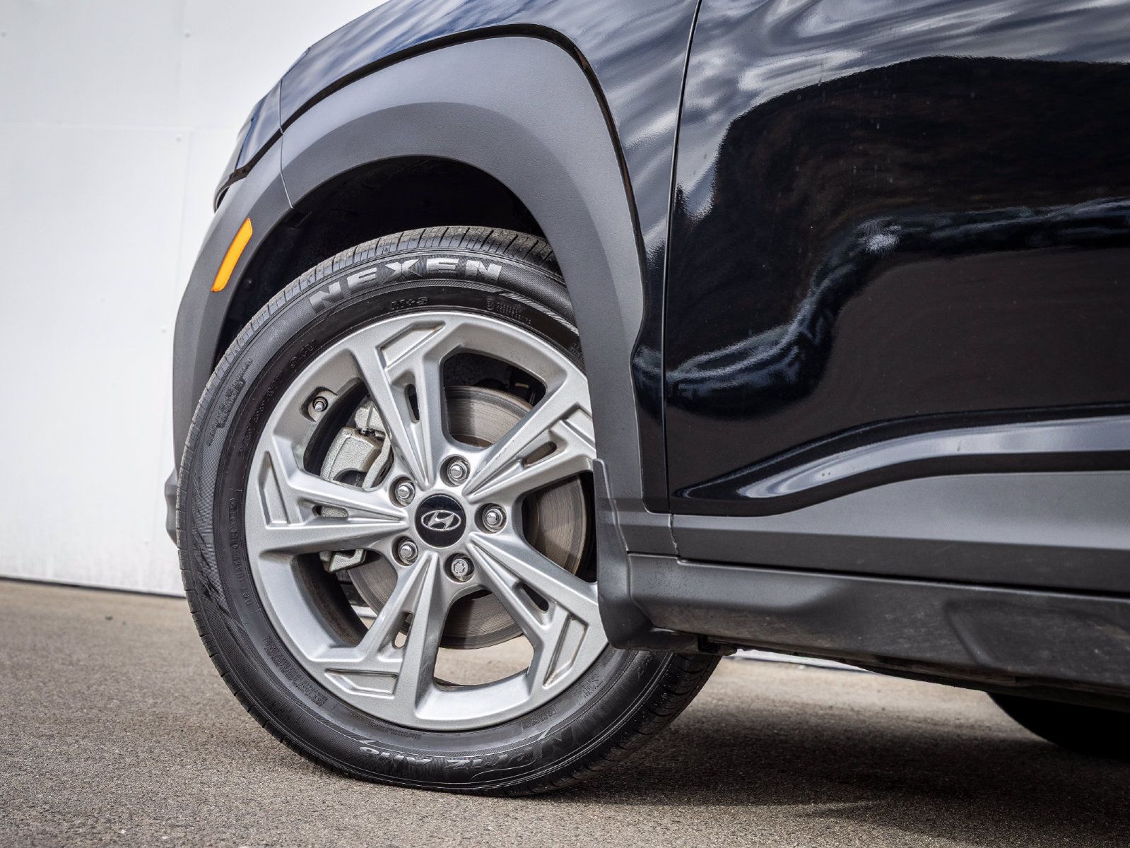 Used 2023 Hyundai Kona SEL AWD/4WD image 12