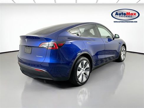 Used 2023 Tesla Model Y Long Range image 2