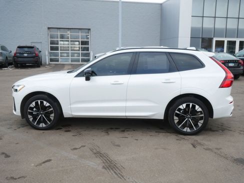 Used 2026 Volvo XC60 B5 Plus w/ Climate Package image 4