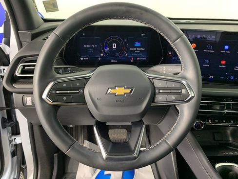 Used 2026 Chevrolet Traverse LT w/ Sun and Wheel Package FWD image 21