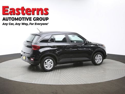 Used 2025 Hyundai Venue SE image 42