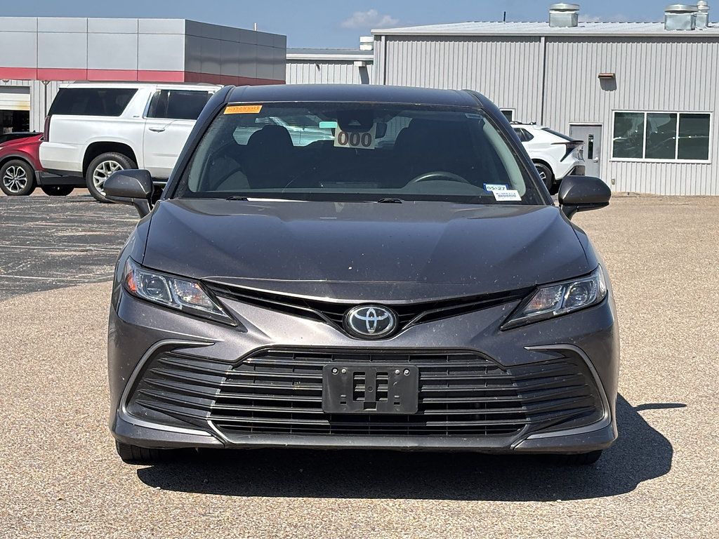 Used 2022 Toyota Camry LE FWD image 3