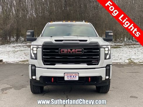 Used 2024 GMC Sierra 2500 AT4 w/ Technology Package image 2