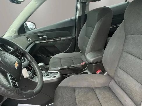 Used 2016 Chevrolet Cruze LT FWD image 9