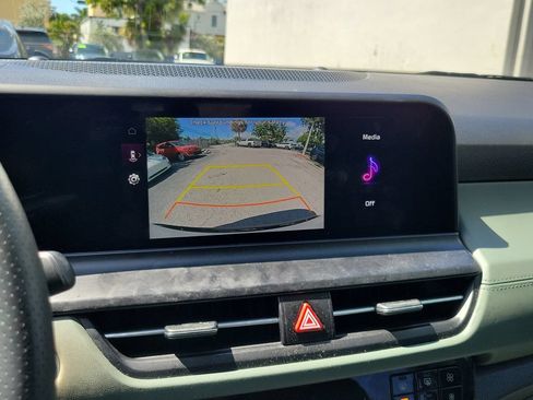 Certified 2024 Kia Seltos SX w/ SX Sunroof Package AWD/4WD image 28