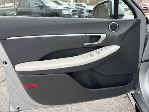 Used 2025 Hyundai Sonata SEL FWD image 21