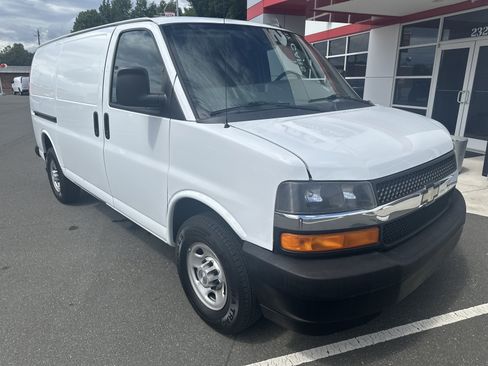 Used 2020 Chevrolet Express 2500 w/ Communications Package RWD image 2
