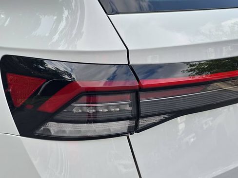 Used 2025 Volkswagen Taos S FWD image 33
