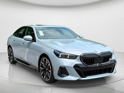 New 2027 BMW 530i w/ M Sport Package RWD image 3