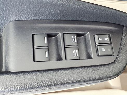 Used 2018 Honda Pilot Elite image 17