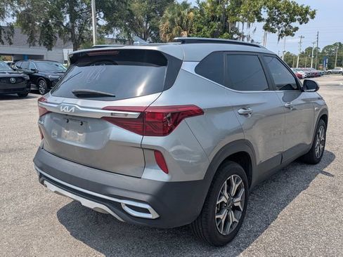 Used 2023 Kia Seltos EX AWD/4WD image 3