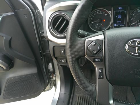 Used 2023 Toyota Tacoma SR5 w/ Technology Package image 20