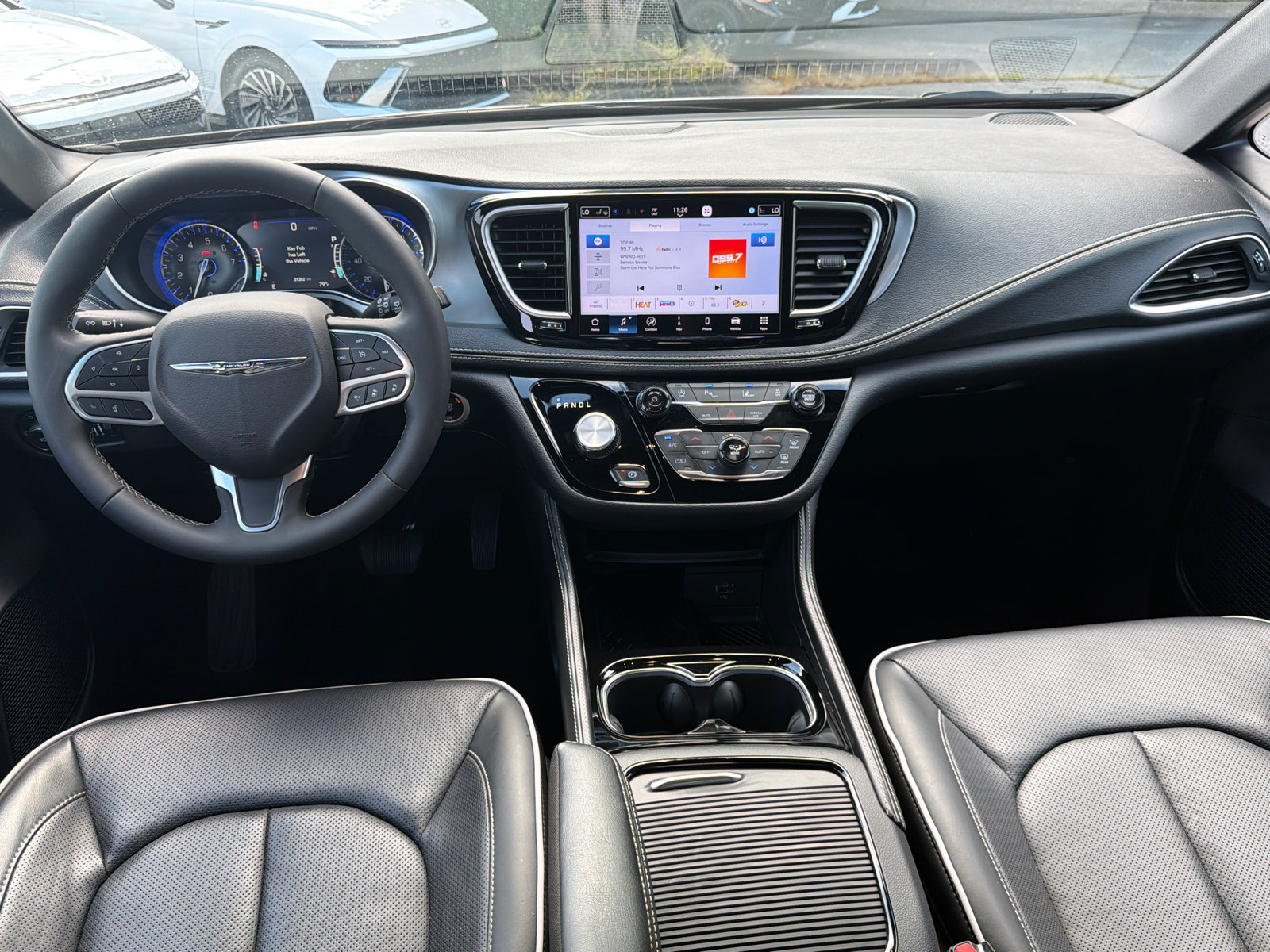 Used 2026 Chrysler Pacifica Limited FWD image 2